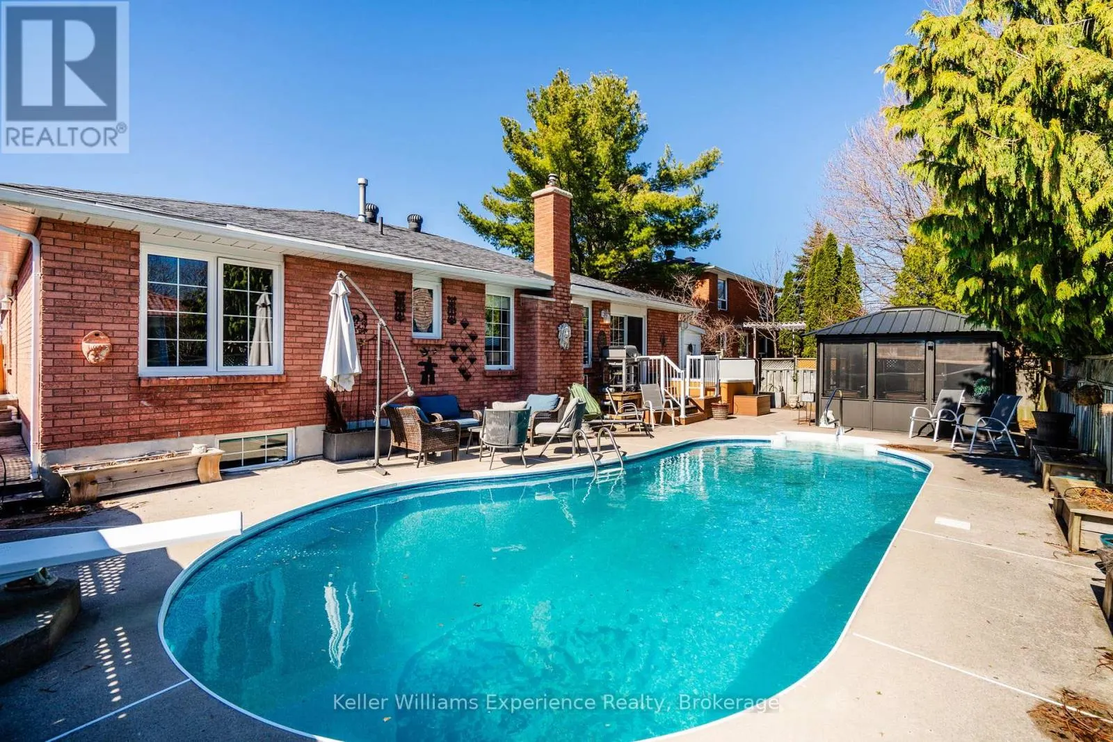 933 PLAYFAIR ROAD