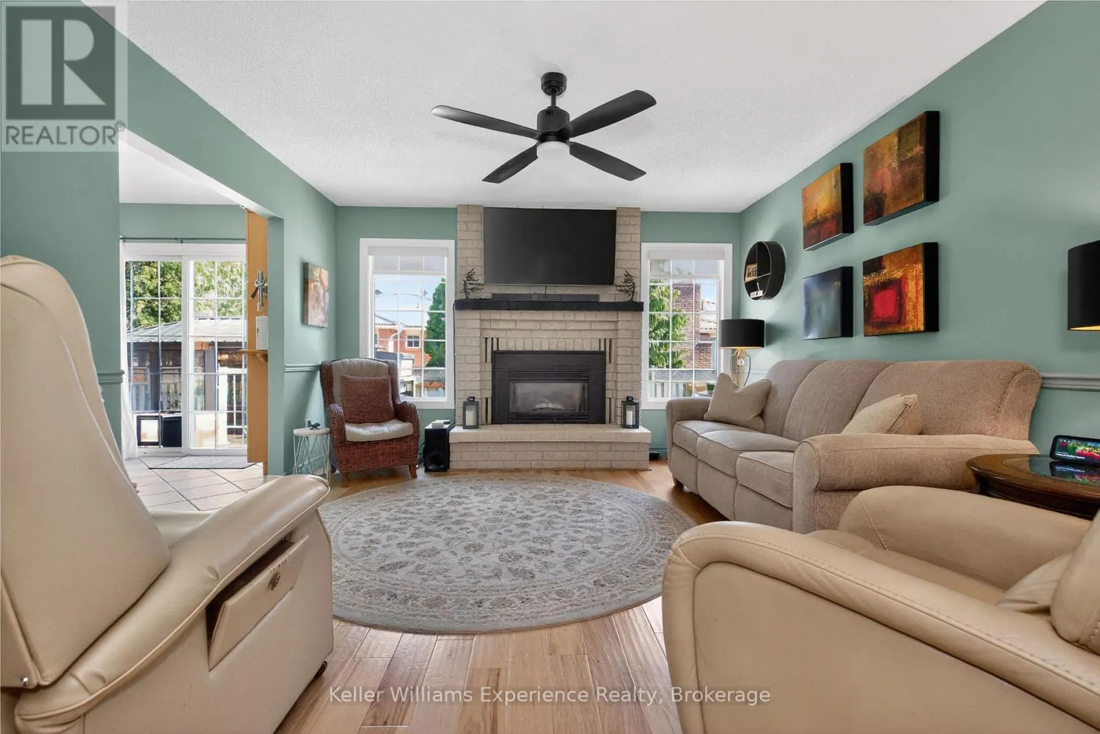 933 PLAYFAIR ROAD