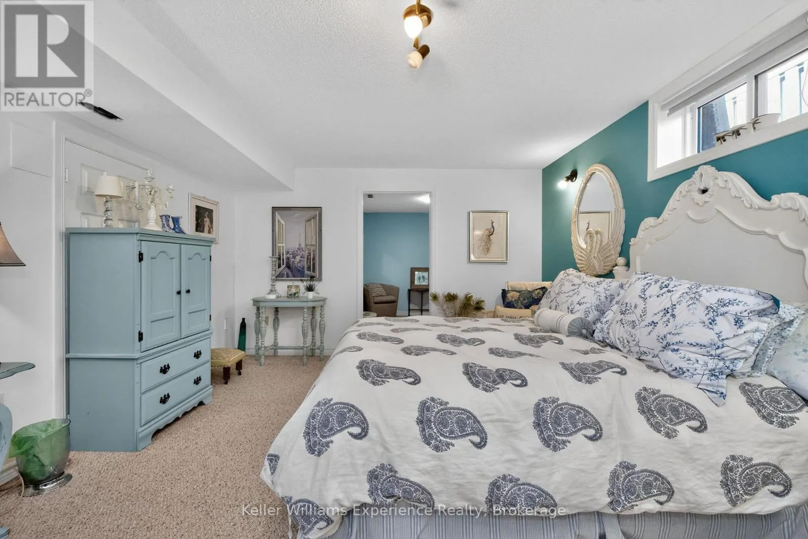 933 PLAYFAIR ROAD