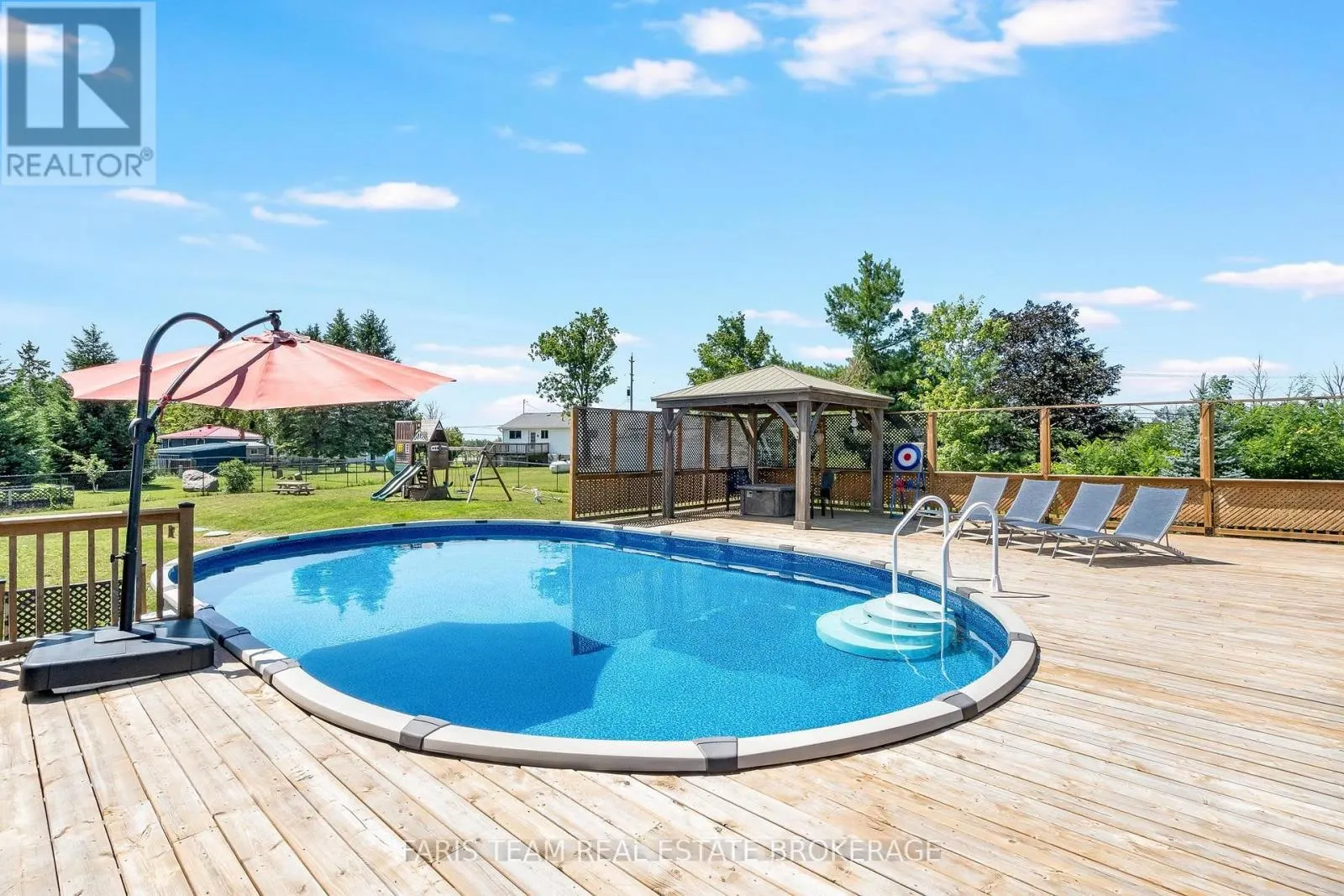 4 CHESLOCK CRESCENT