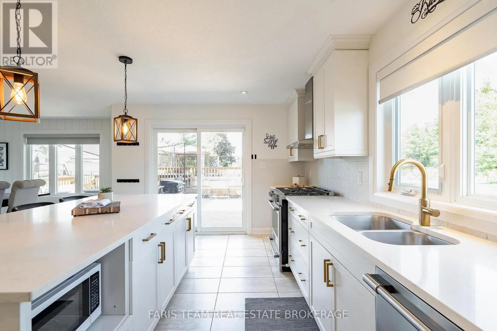 4 CHESLOCK CRESCENT