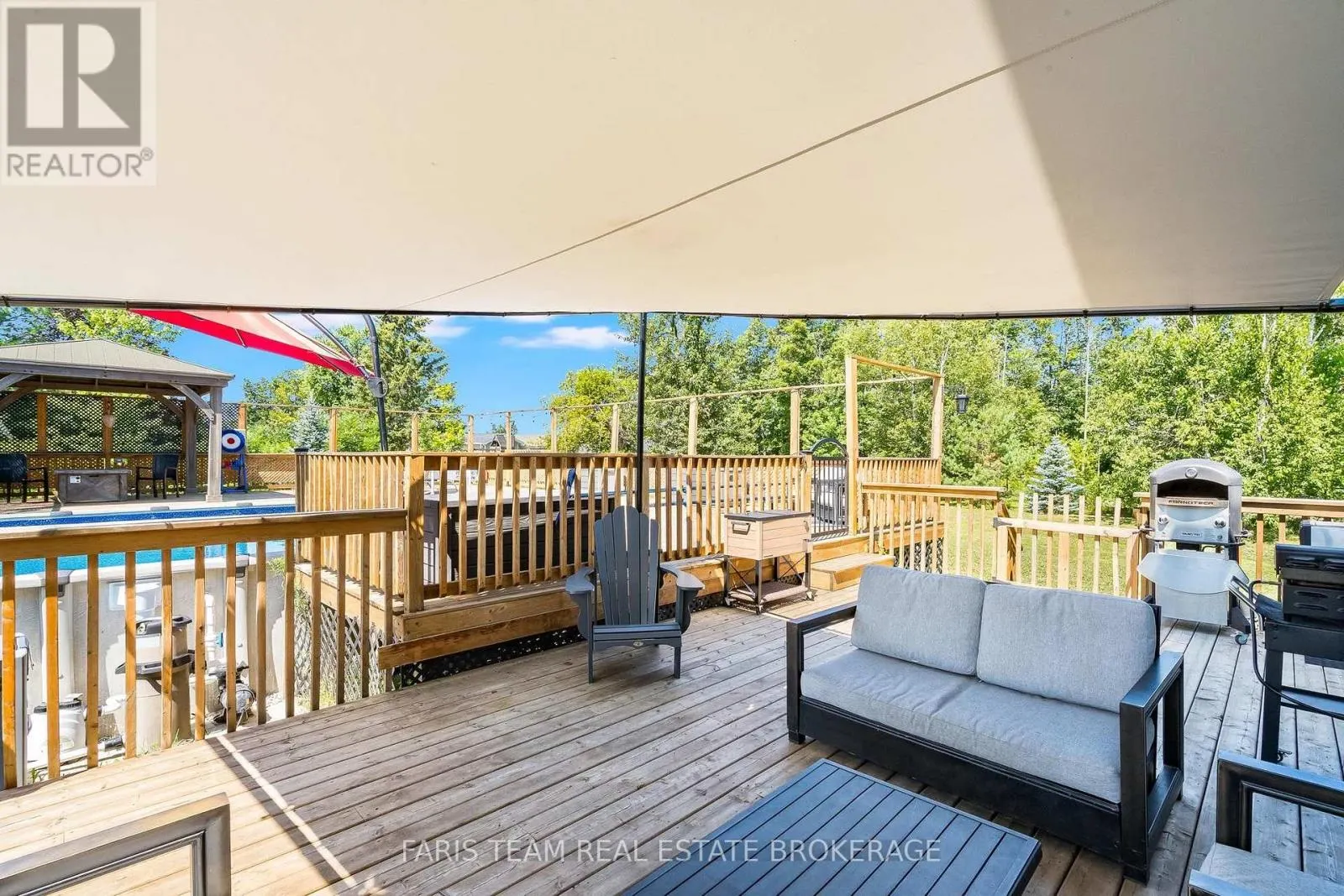 4 CHESLOCK CRESCENT