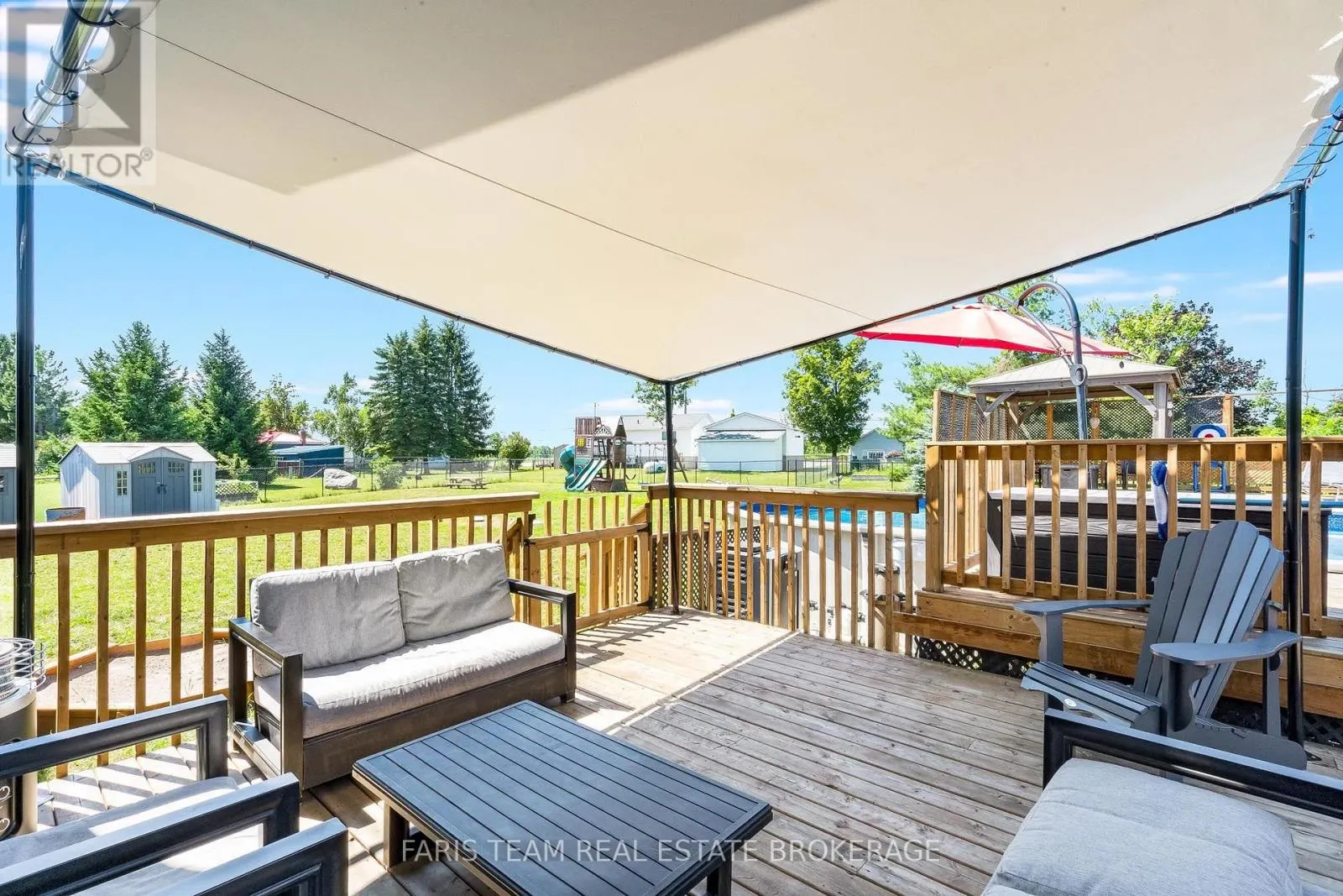 4 CHESLOCK CRESCENT