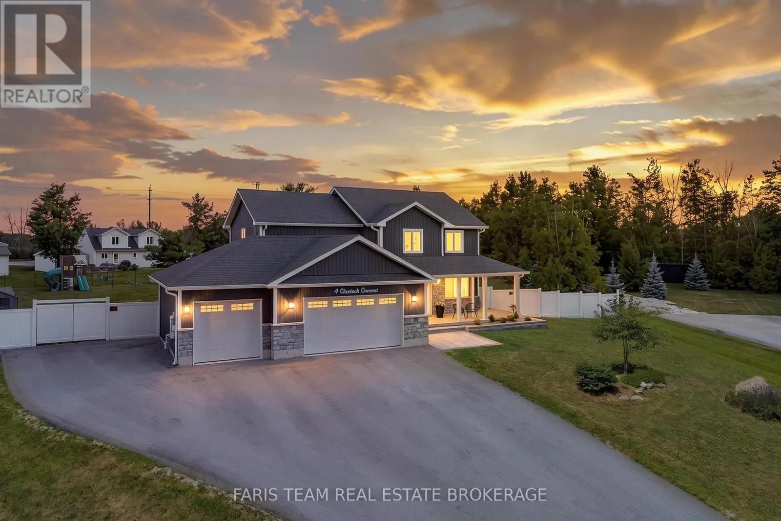 4 CHESLOCK CRESCENT