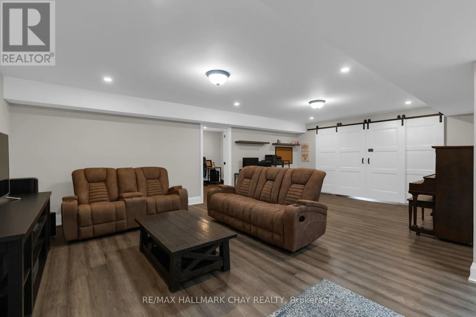 7 CLYDESDALE COURT