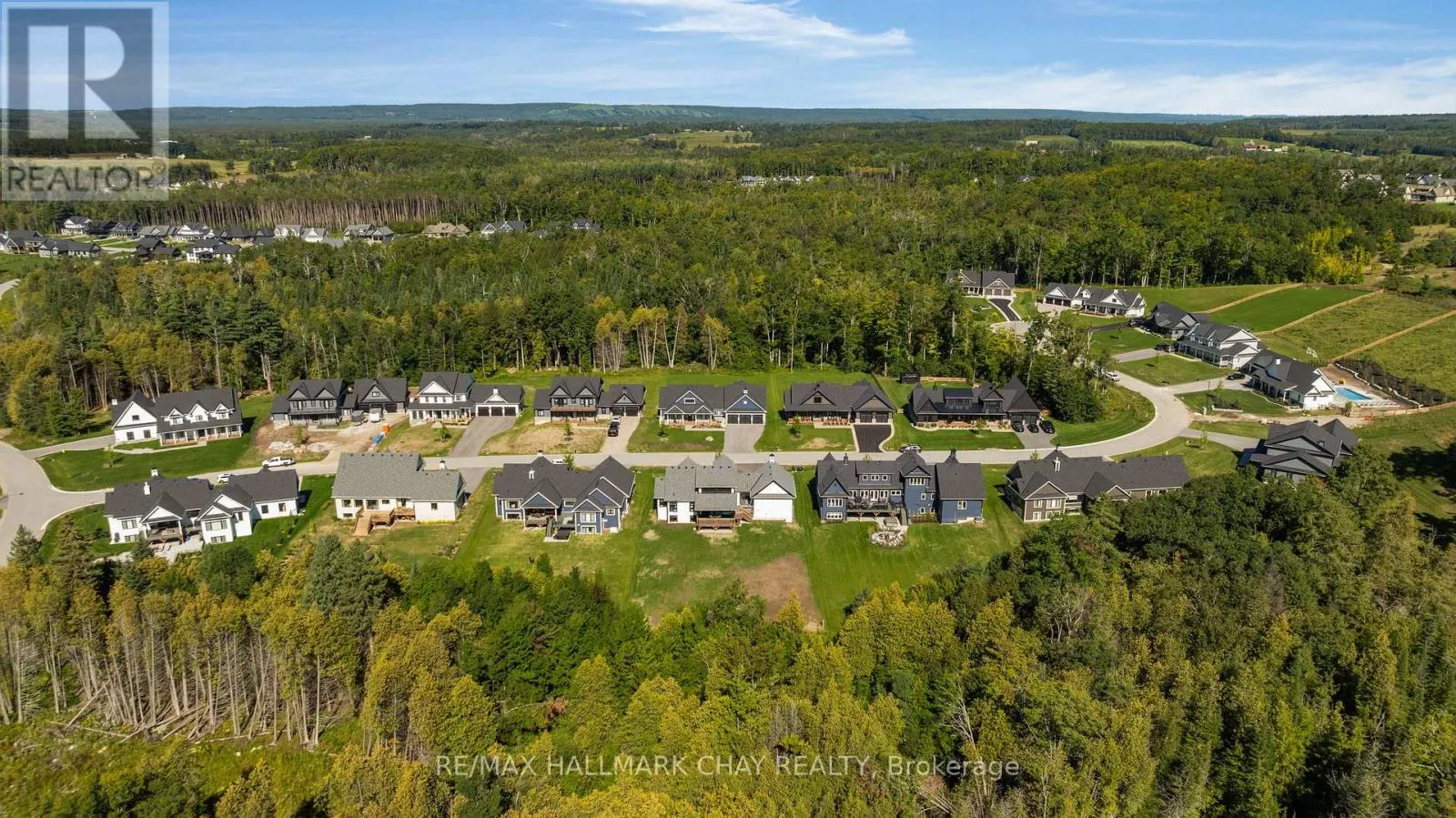 7 CLYDESDALE COURT
