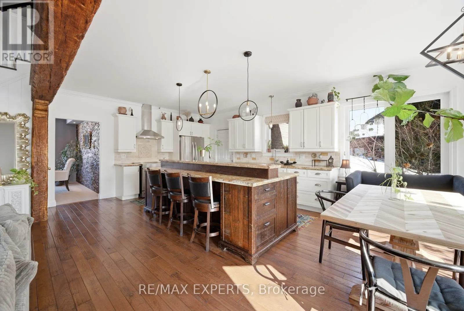 11 BASSWOOD CIRCLE
