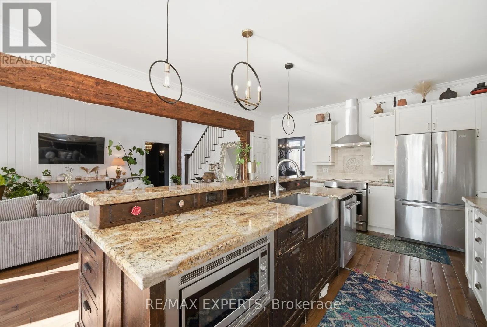 11 BASSWOOD CIRCLE