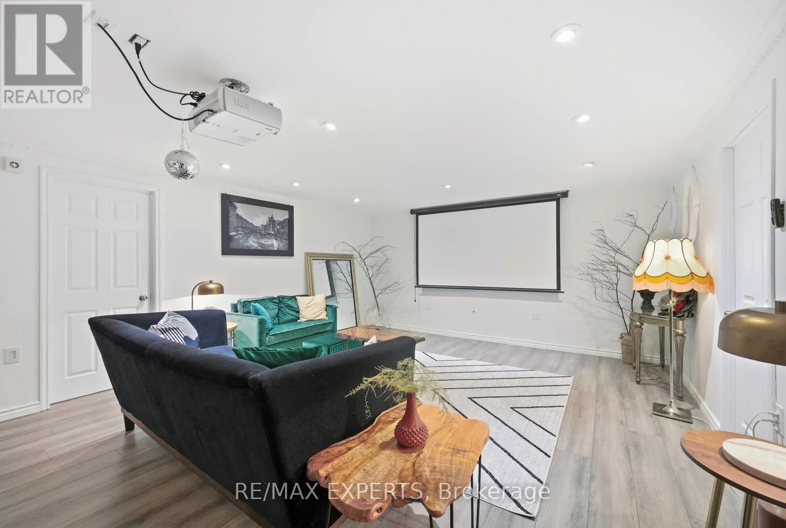 11 BASSWOOD CIRCLE