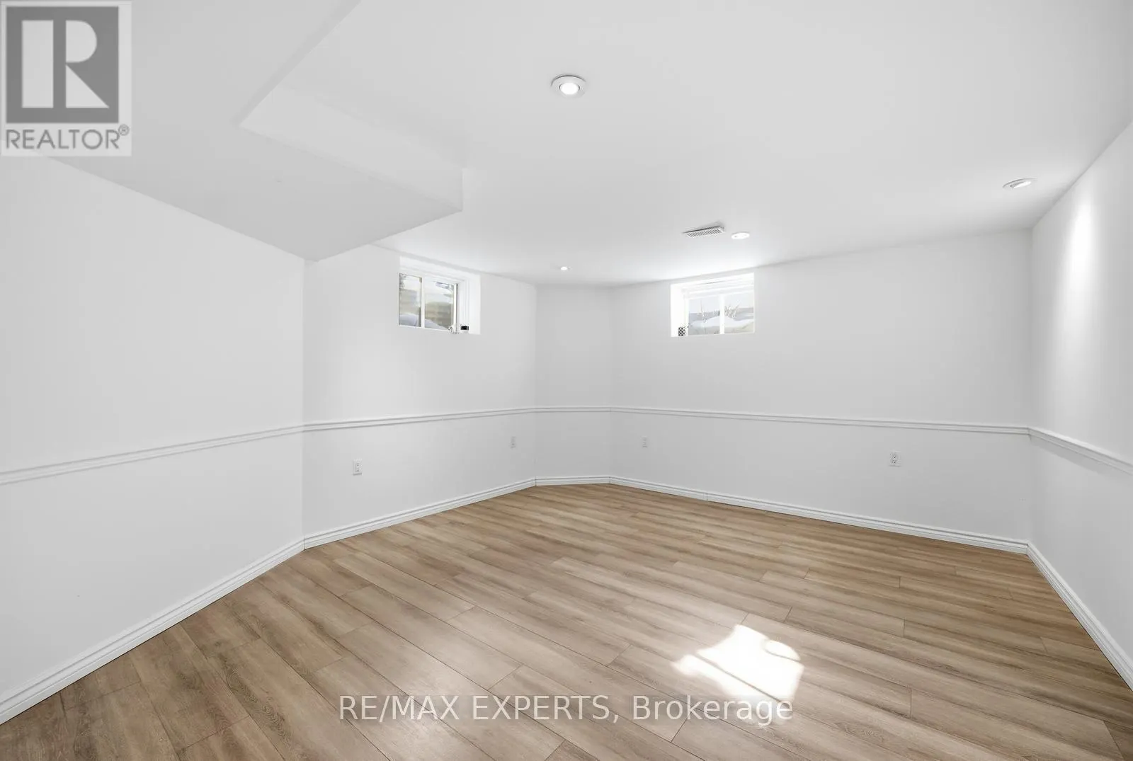 11 BASSWOOD CIRCLE