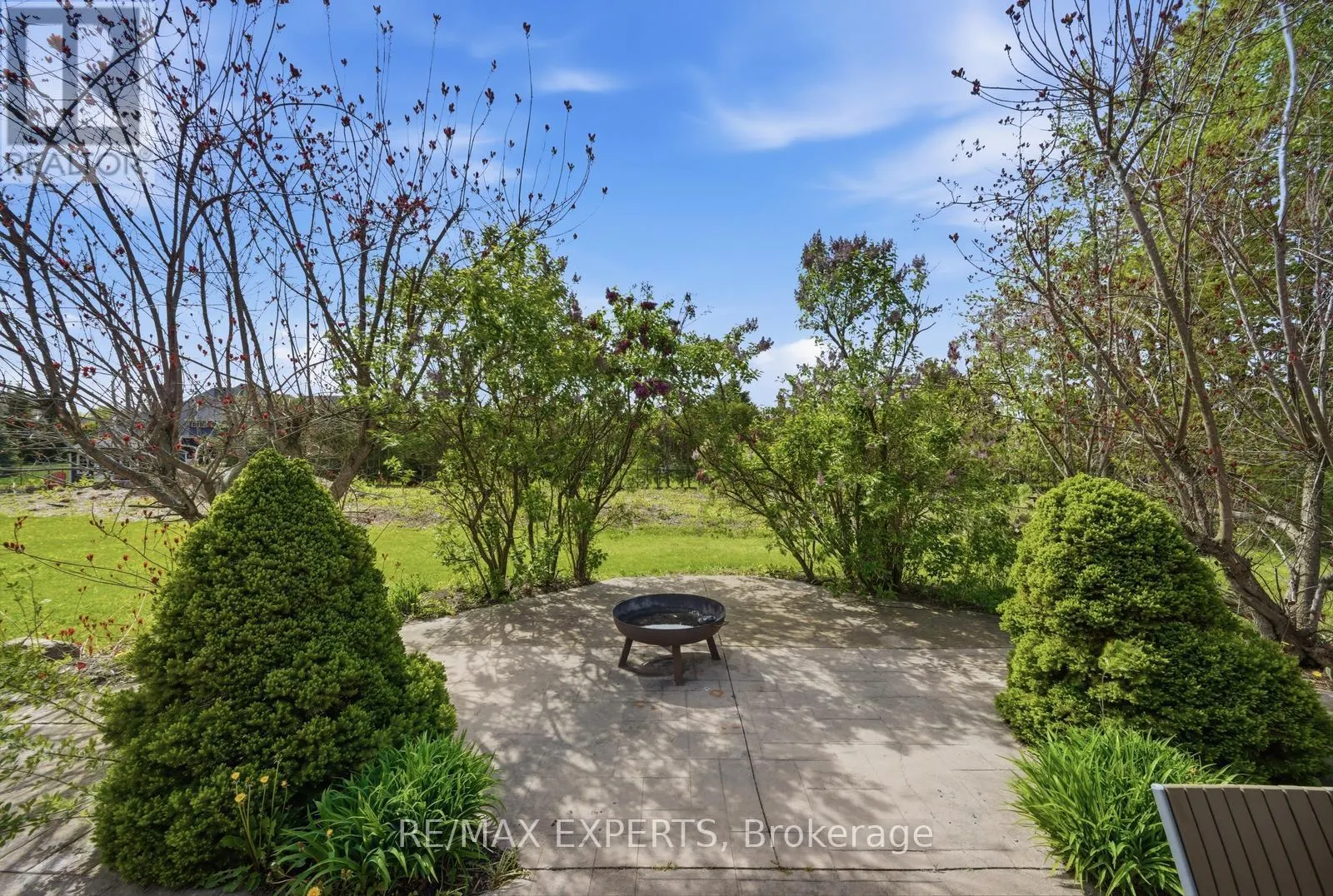 11 BASSWOOD CIRCLE