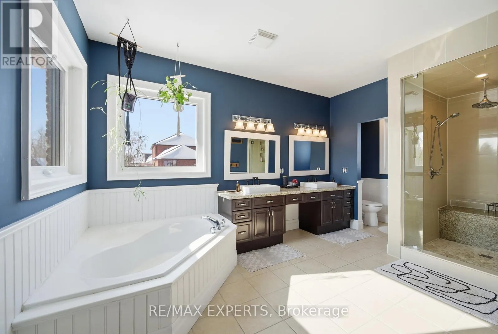 11 BASSWOOD CIRCLE