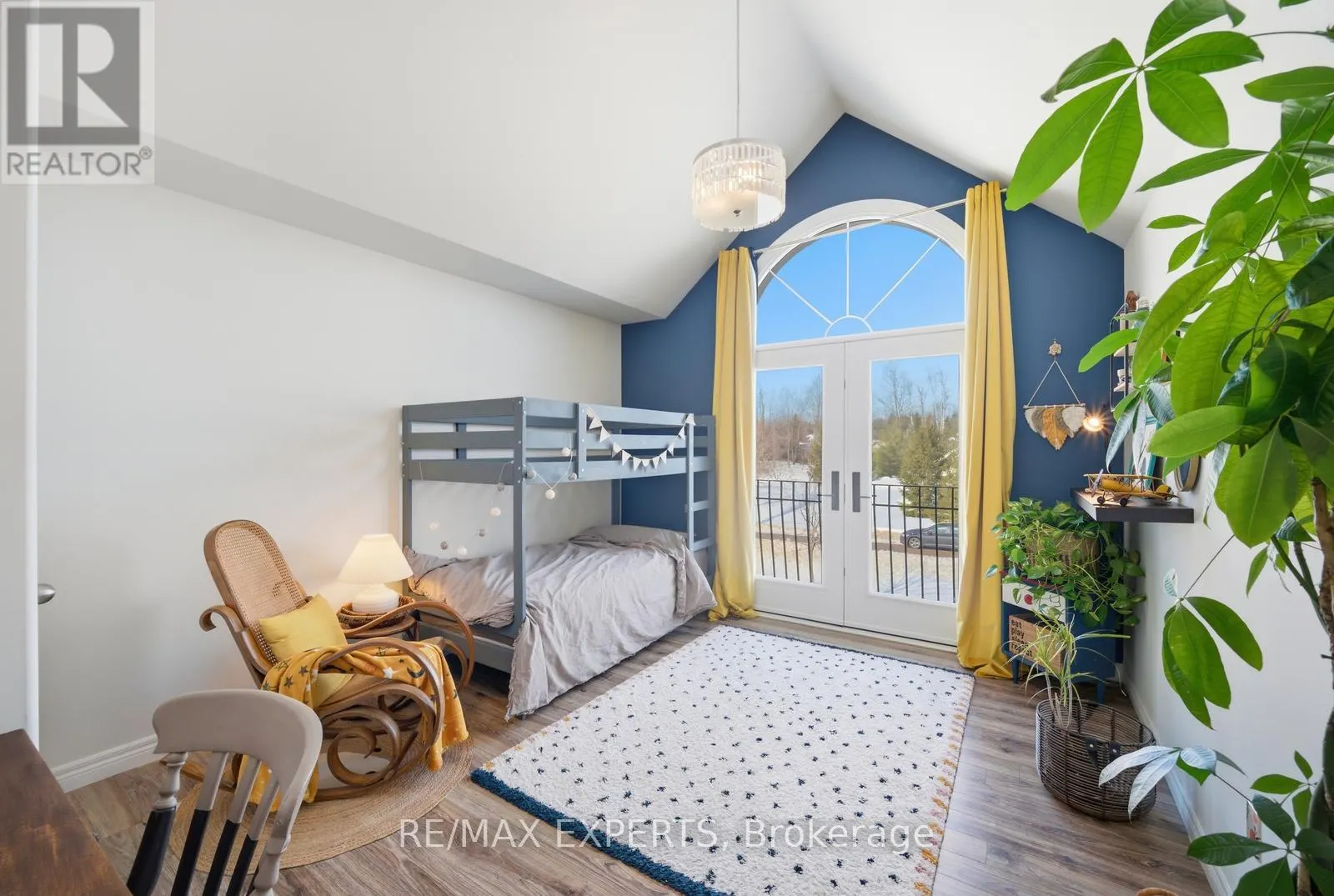 11 BASSWOOD CIRCLE
