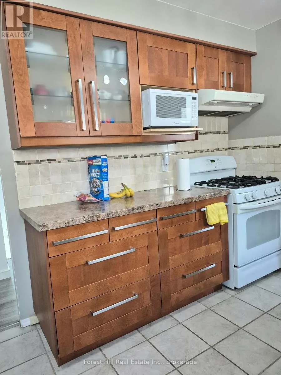 679 SIMCOE AVENUE W