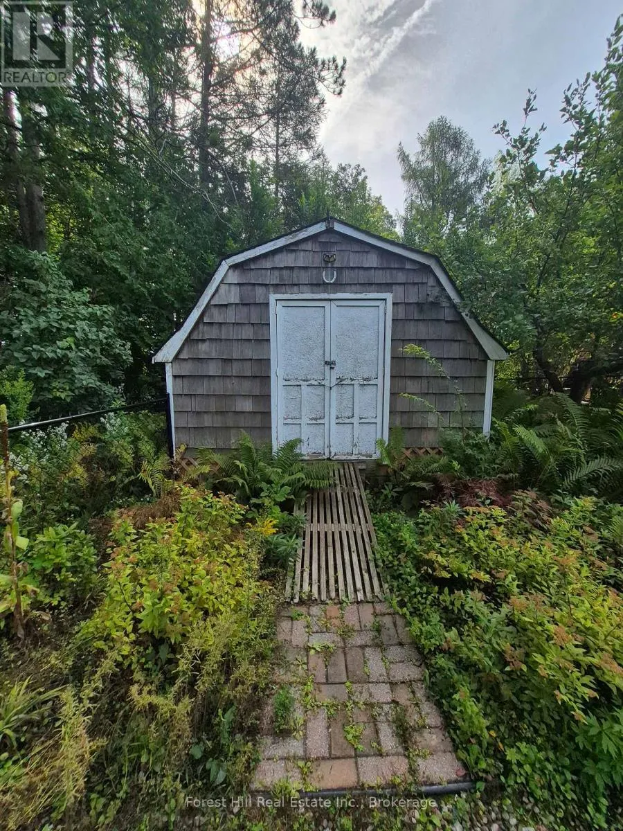 679 SIMCOE AVENUE W
