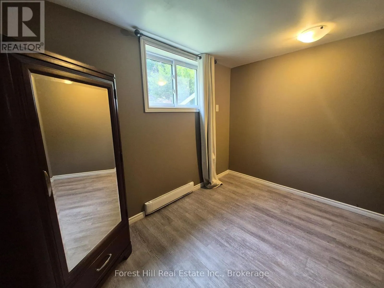 679 SIMCOE AVENUE W