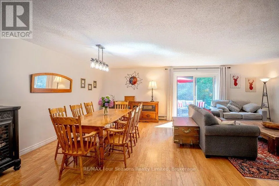 158 ESCARPMENT CRESCENT