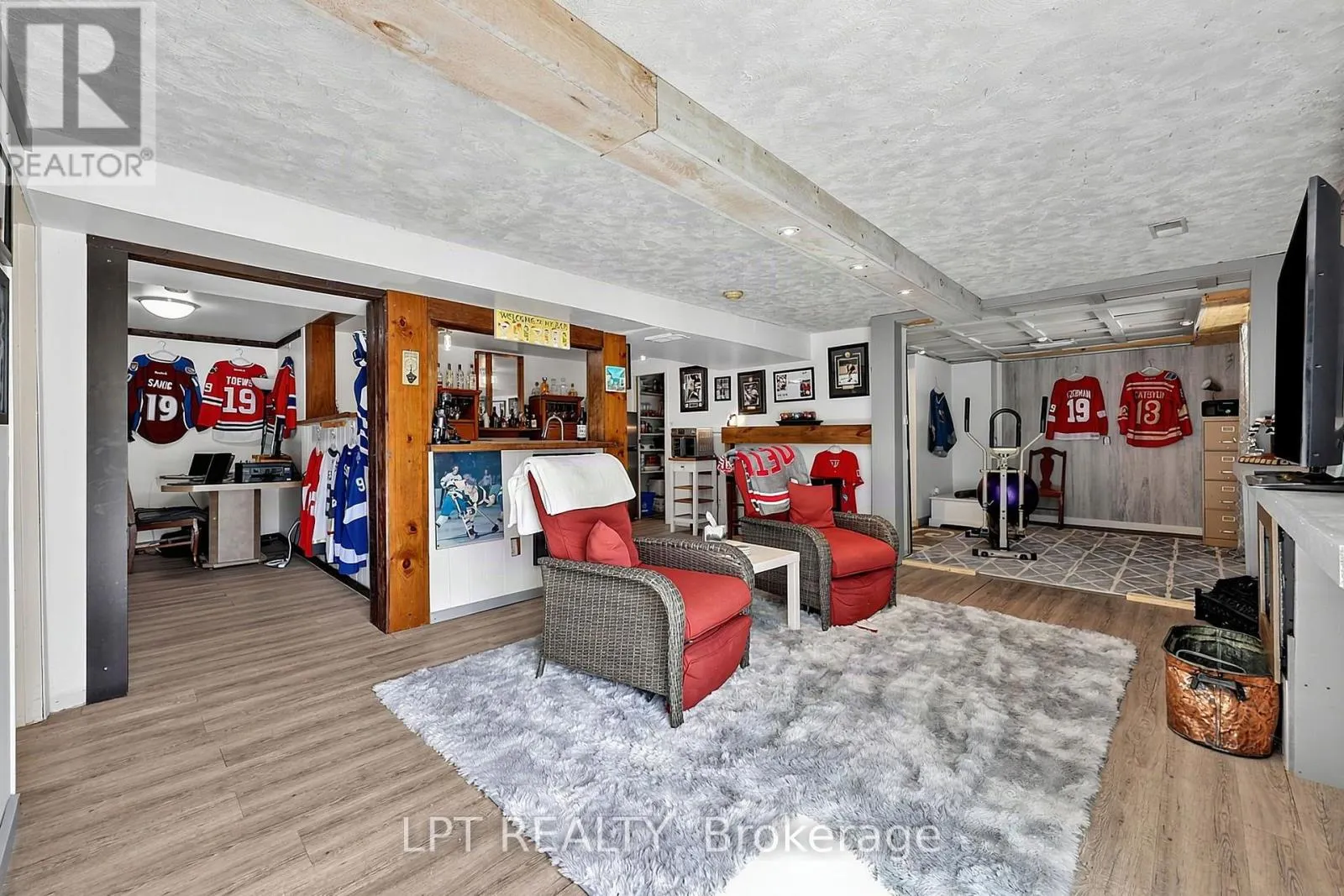 2447 RIDGE ROAD W