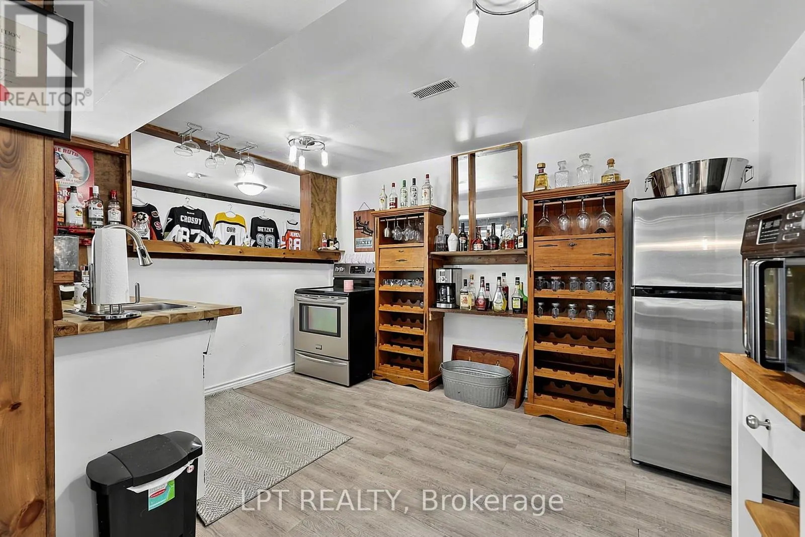 2447 RIDGE ROAD W