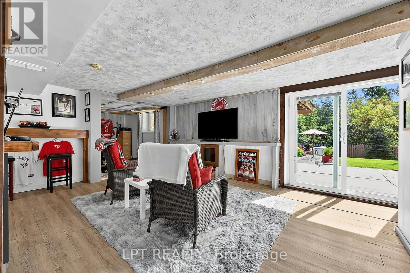 2447 RIDGE ROAD W