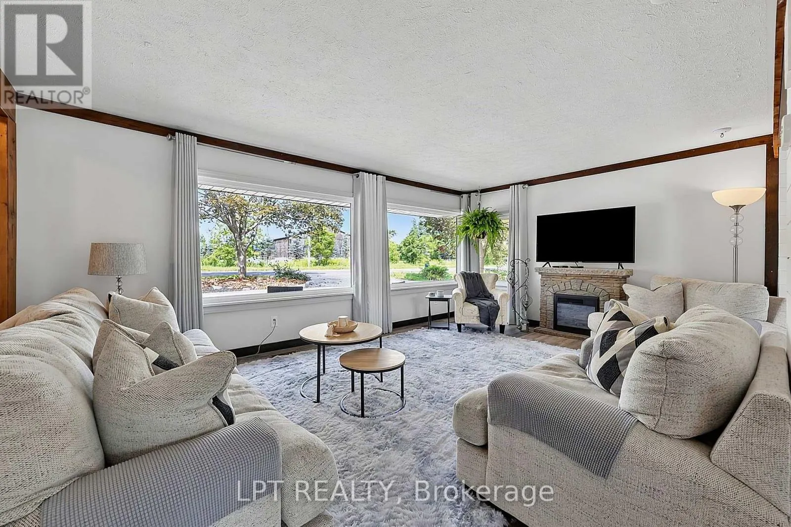 2447 RIDGE ROAD W