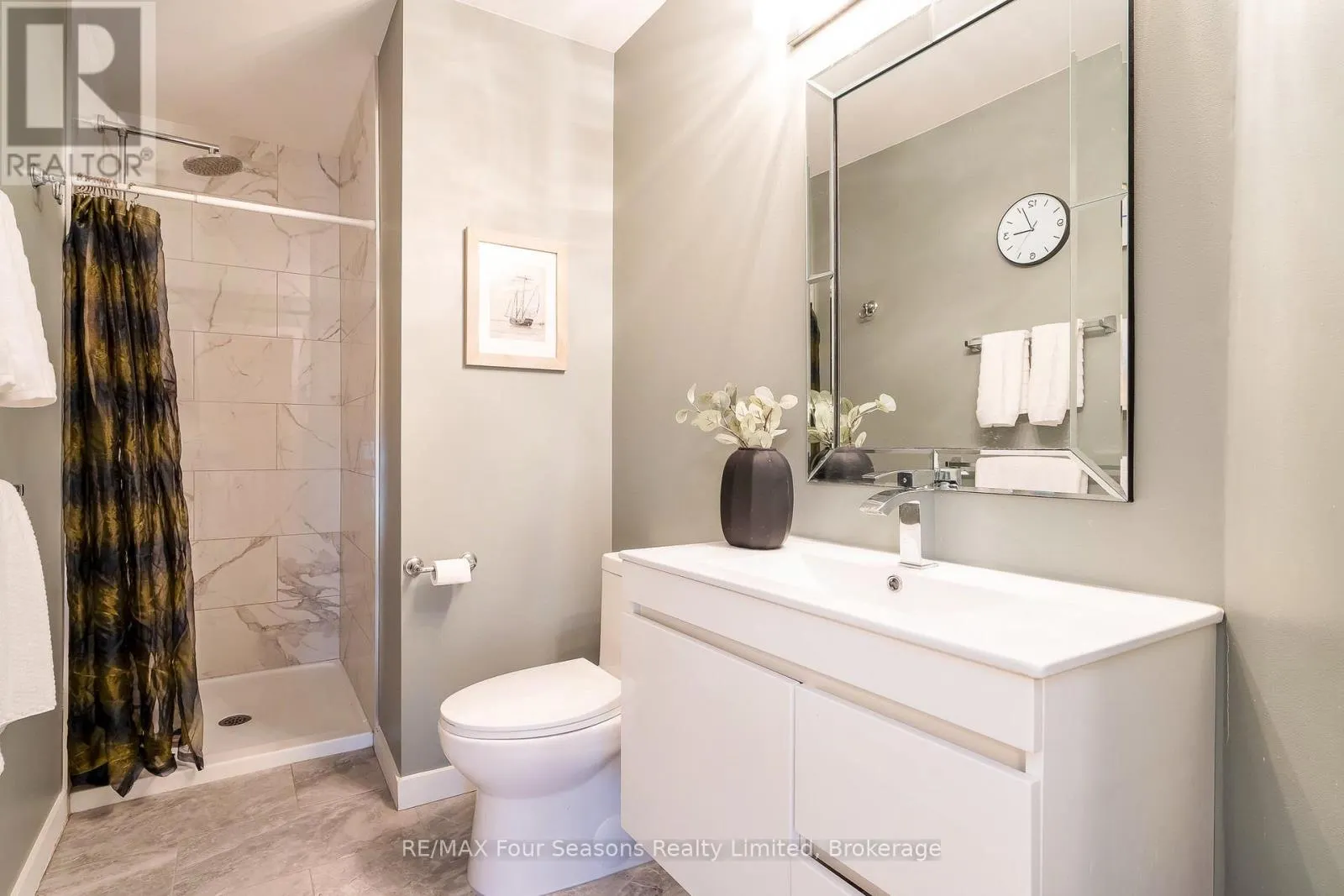 17 - 44 TROTT BOULEVARD #17