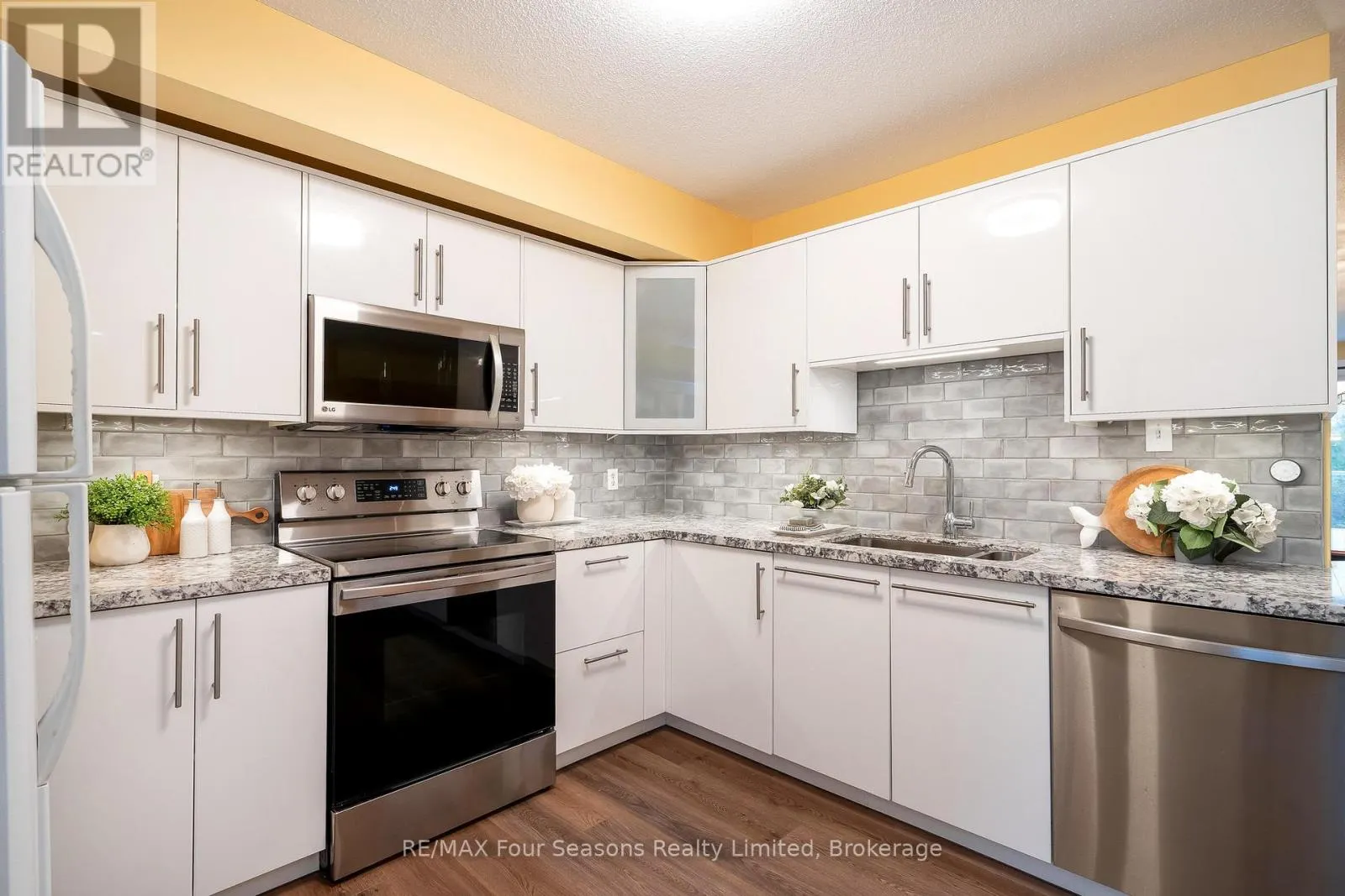 17 - 44 TROTT BOULEVARD #17