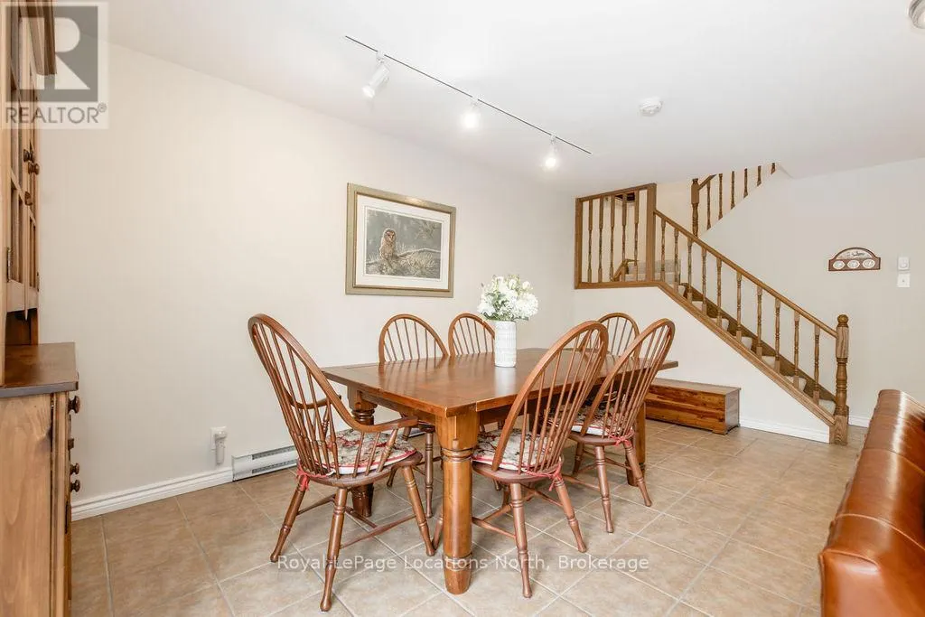 112 ESCARPMENT CRESCENT