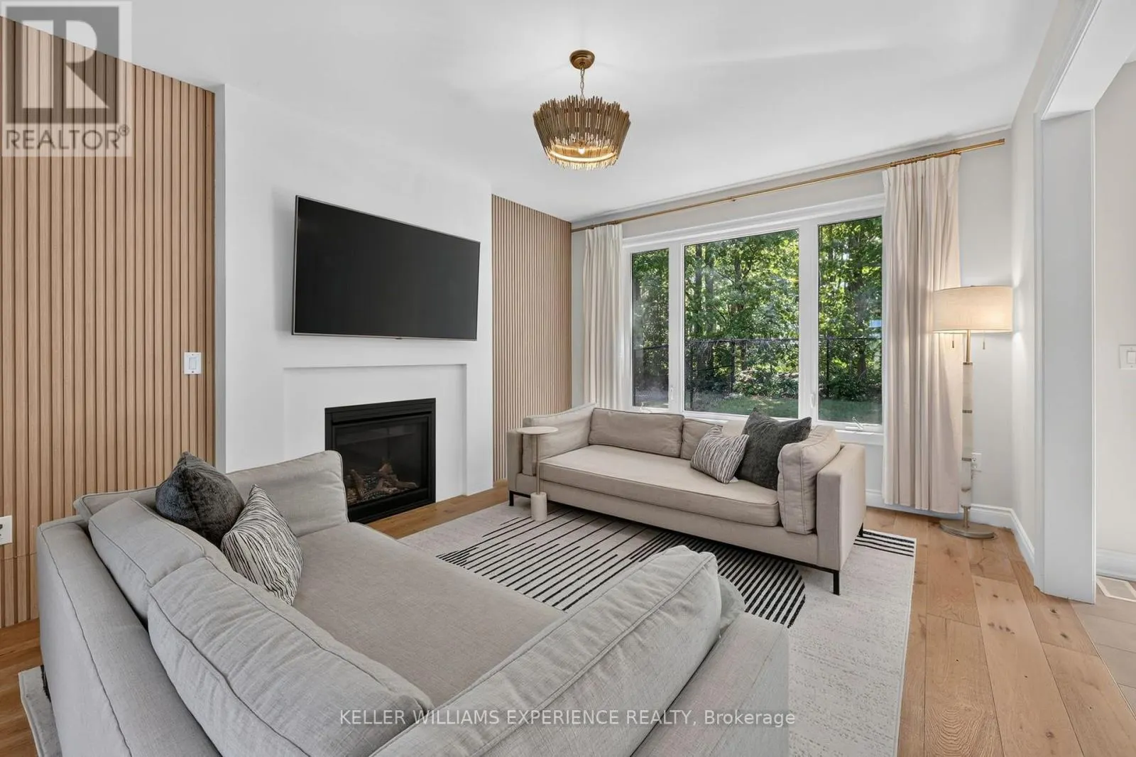 25 ATLANTIS DRIVE