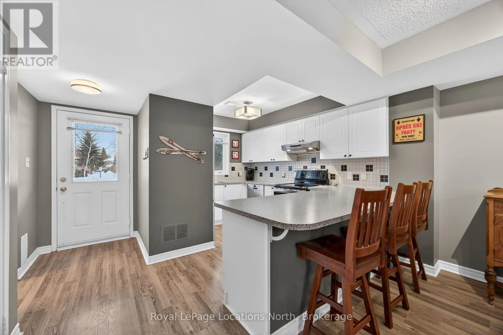 43 SUNDIAL COURT
