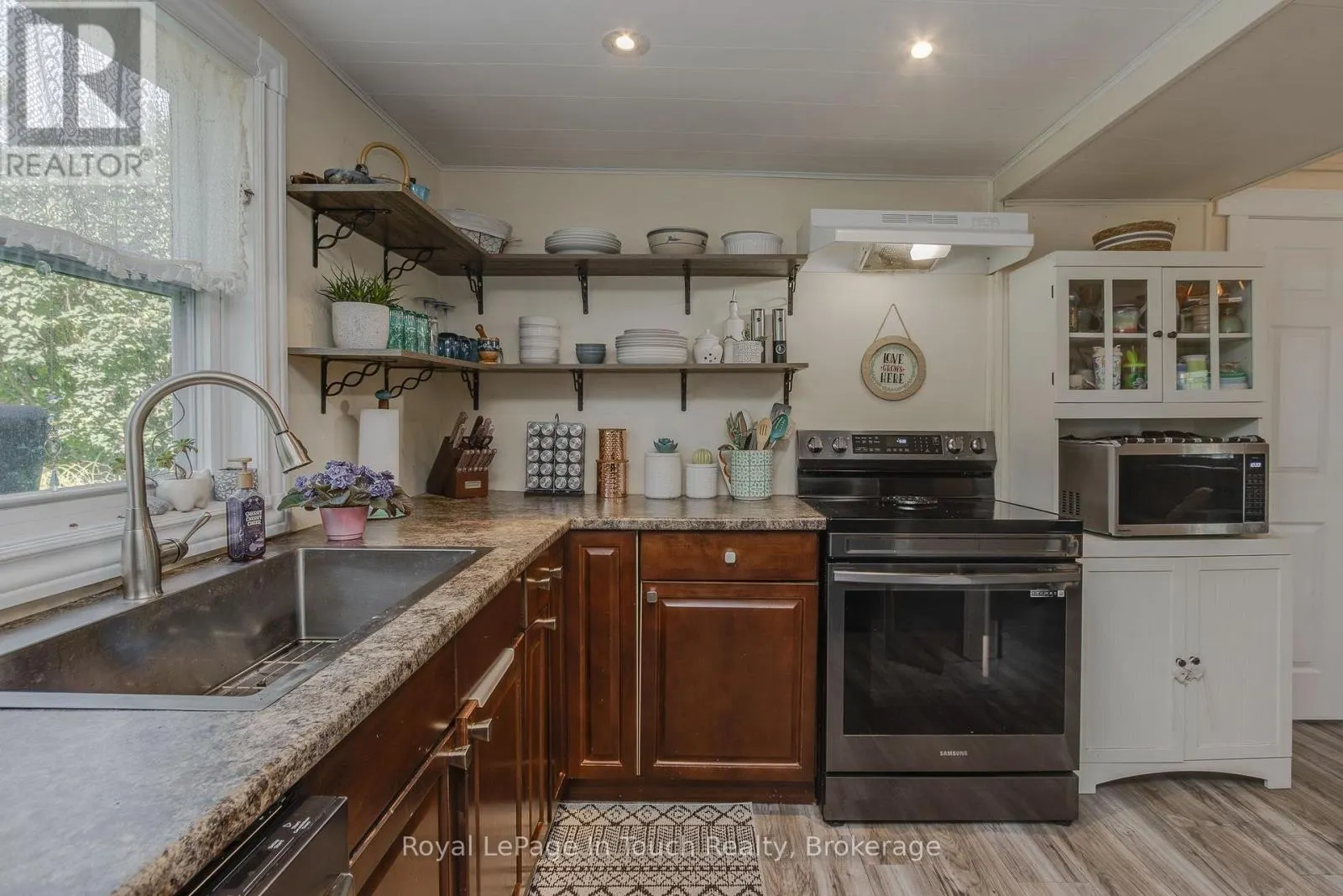198 LIMESTONE ROAD