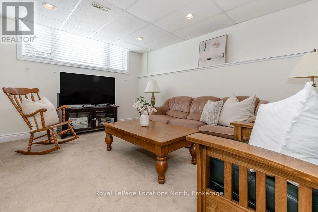 40 FAIRWAY CRESCENT