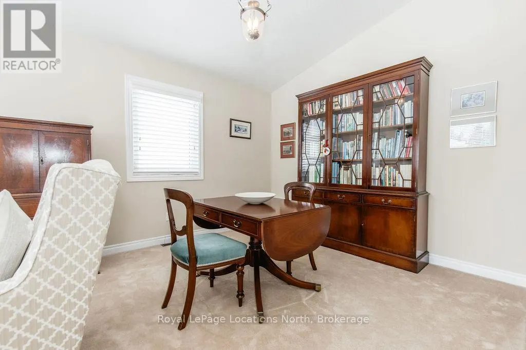 40 FAIRWAY CRESCENT