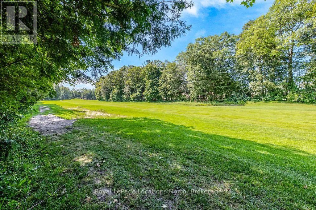 40 FAIRWAY CRESCENT