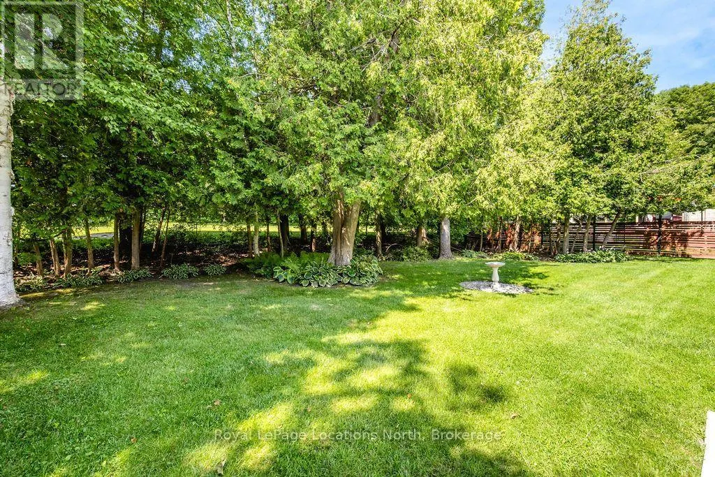40 FAIRWAY CRESCENT
