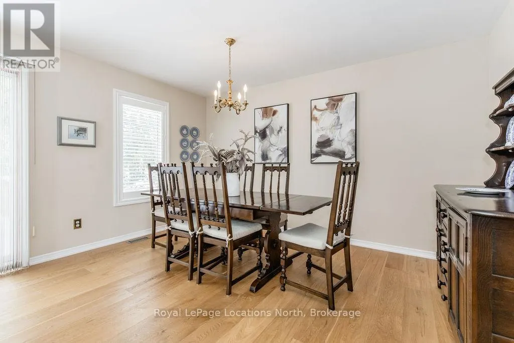 40 FAIRWAY CRESCENT