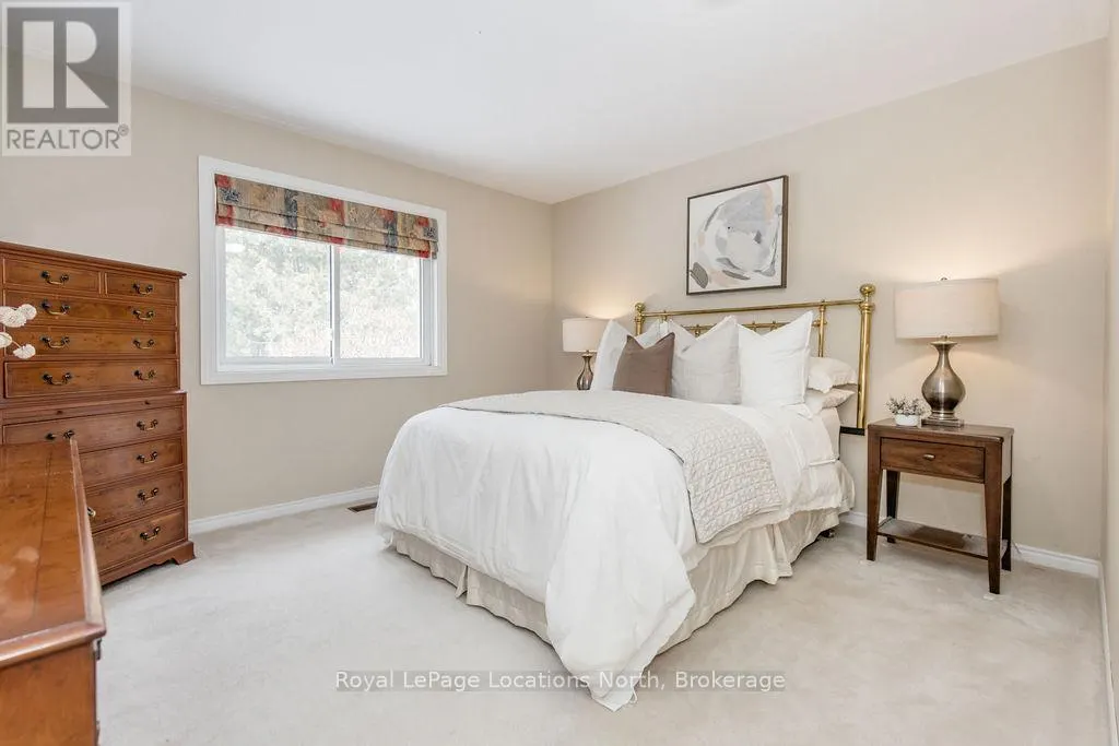 40 FAIRWAY CRESCENT