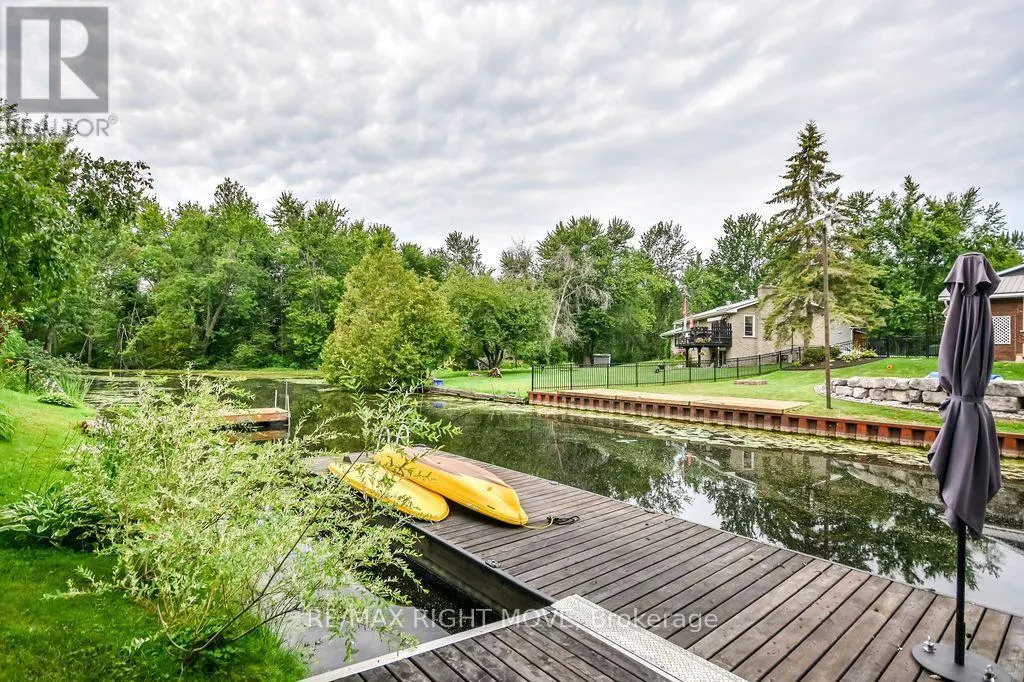 2640 WESTSHORE CRESCENT