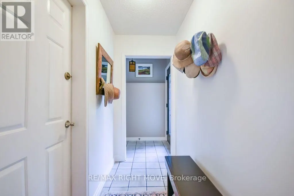 2640 WESTSHORE CRESCENT