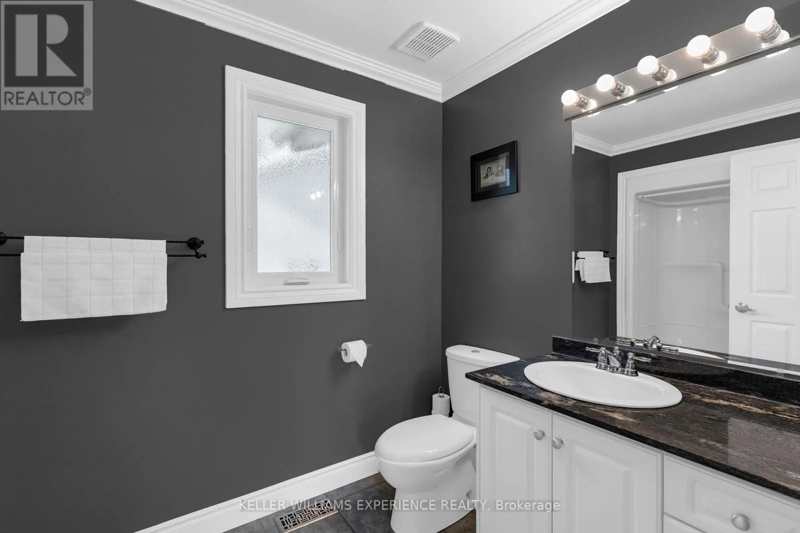 4 DOWNER CRESCENT