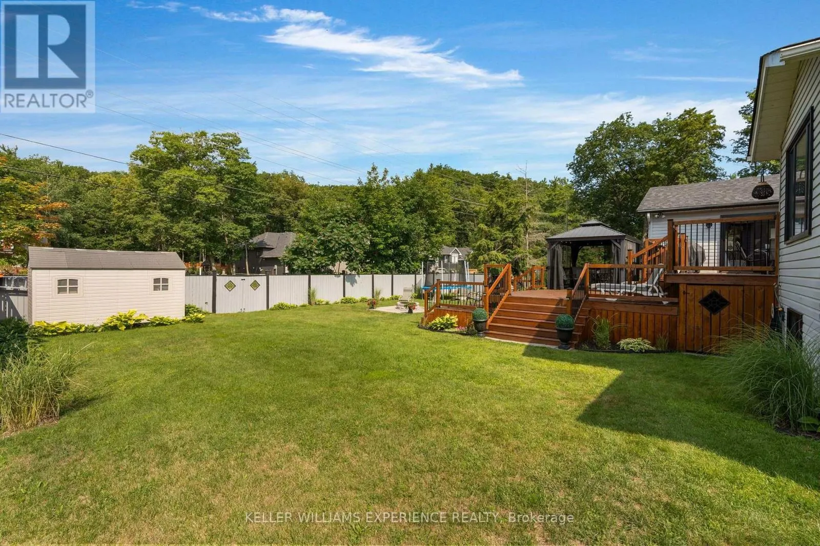 4 DOWNER CRESCENT