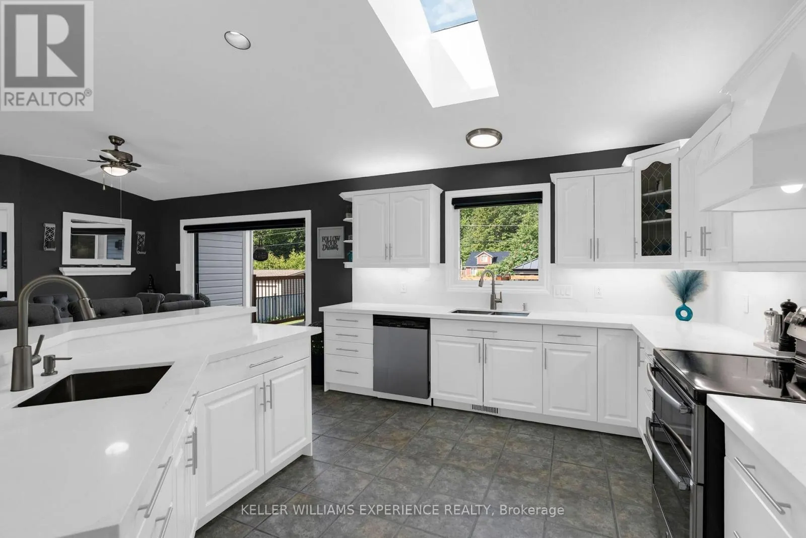 4 DOWNER CRESCENT