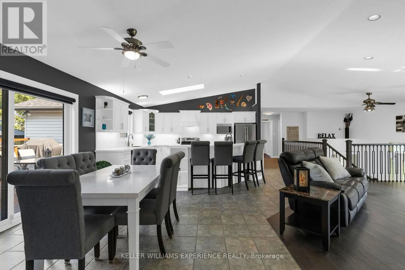4 DOWNER CRESCENT