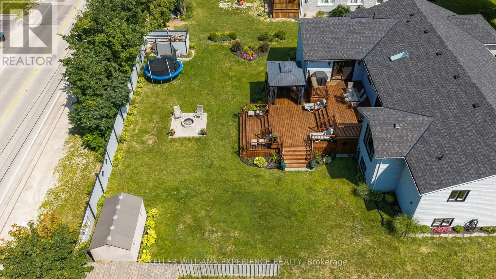 4 DOWNER CRESCENT