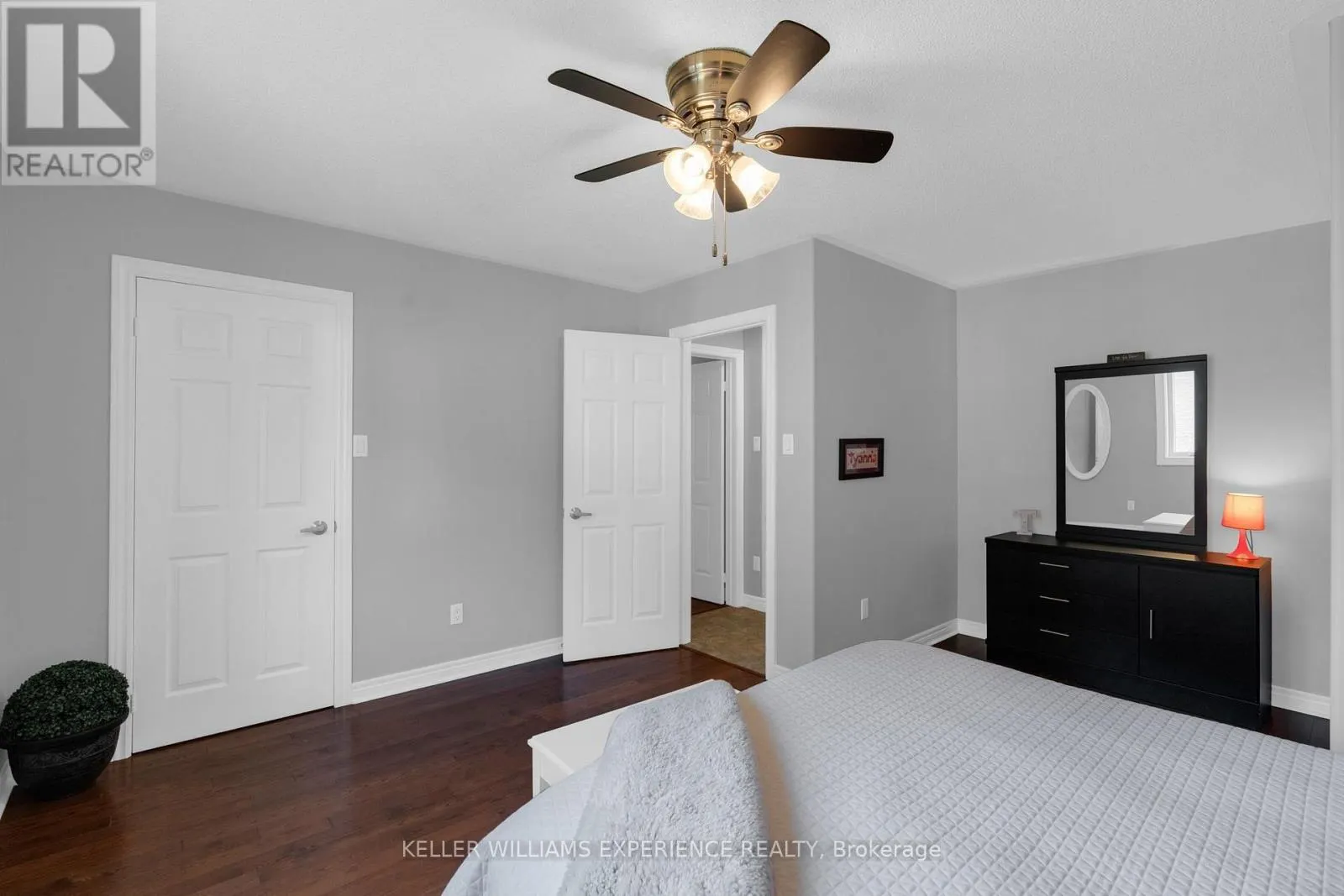 4 DOWNER CRESCENT