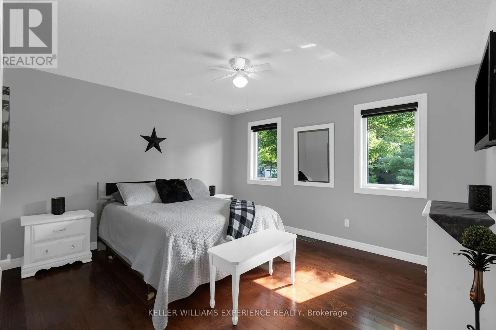 4 DOWNER CRESCENT