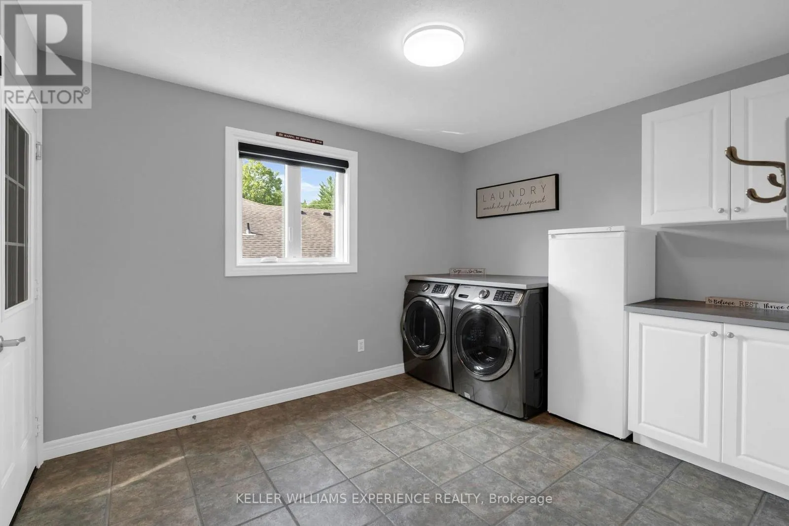 4 DOWNER CRESCENT