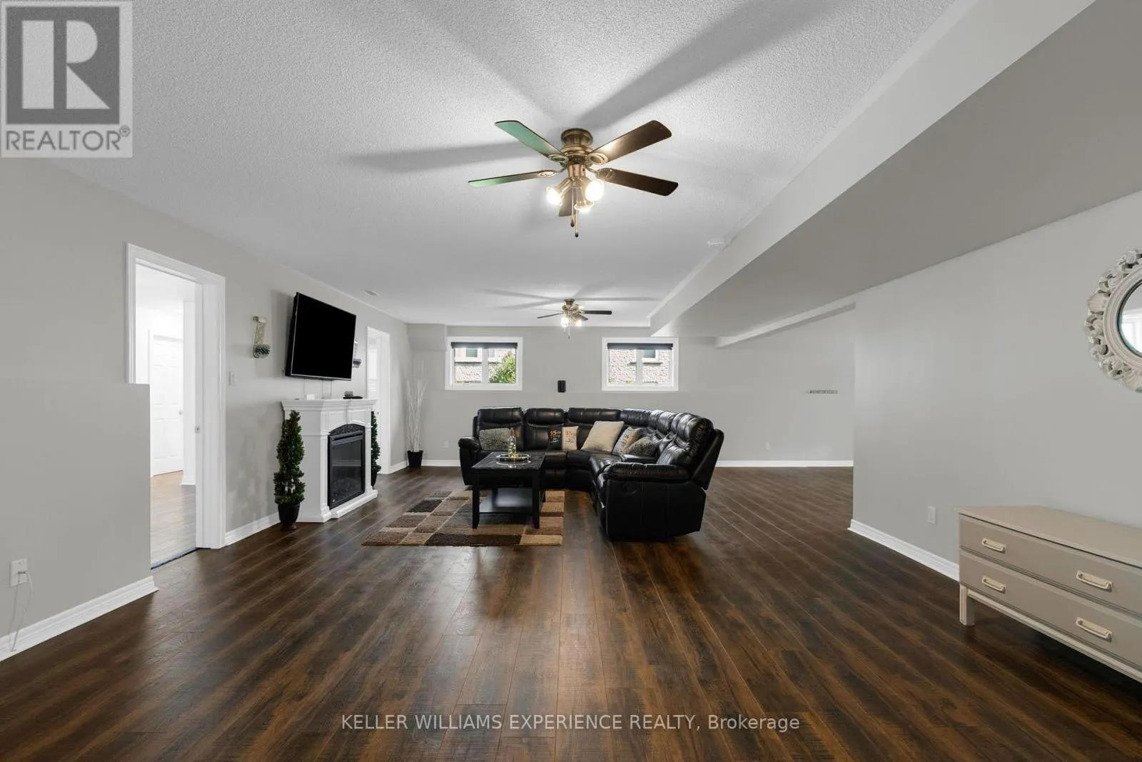 4 DOWNER CRESCENT