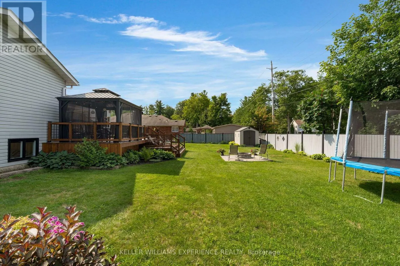 4 DOWNER CRESCENT