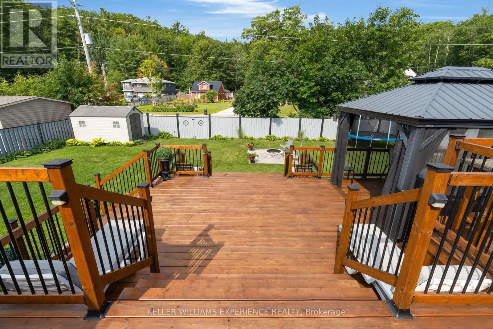4 DOWNER CRESCENT